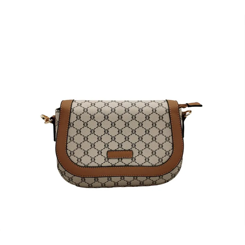 Quelle est la différence entre un sac Hobo et un sac fourre-tout?